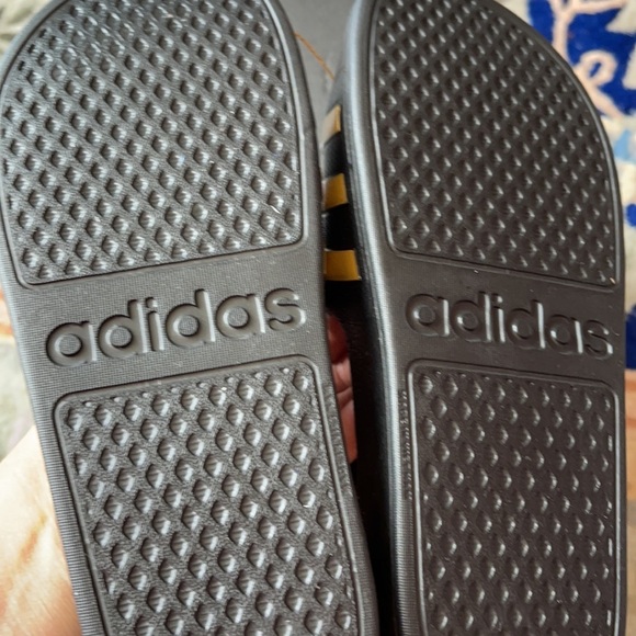 adidas Women's Adilette Aqua Sandal Size 6 - Picture 9 of 10